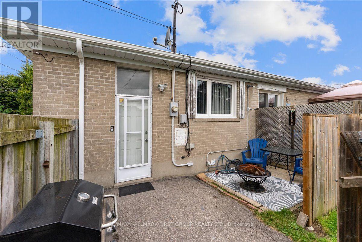 1014 DUNLOP STREET E - Image 24
