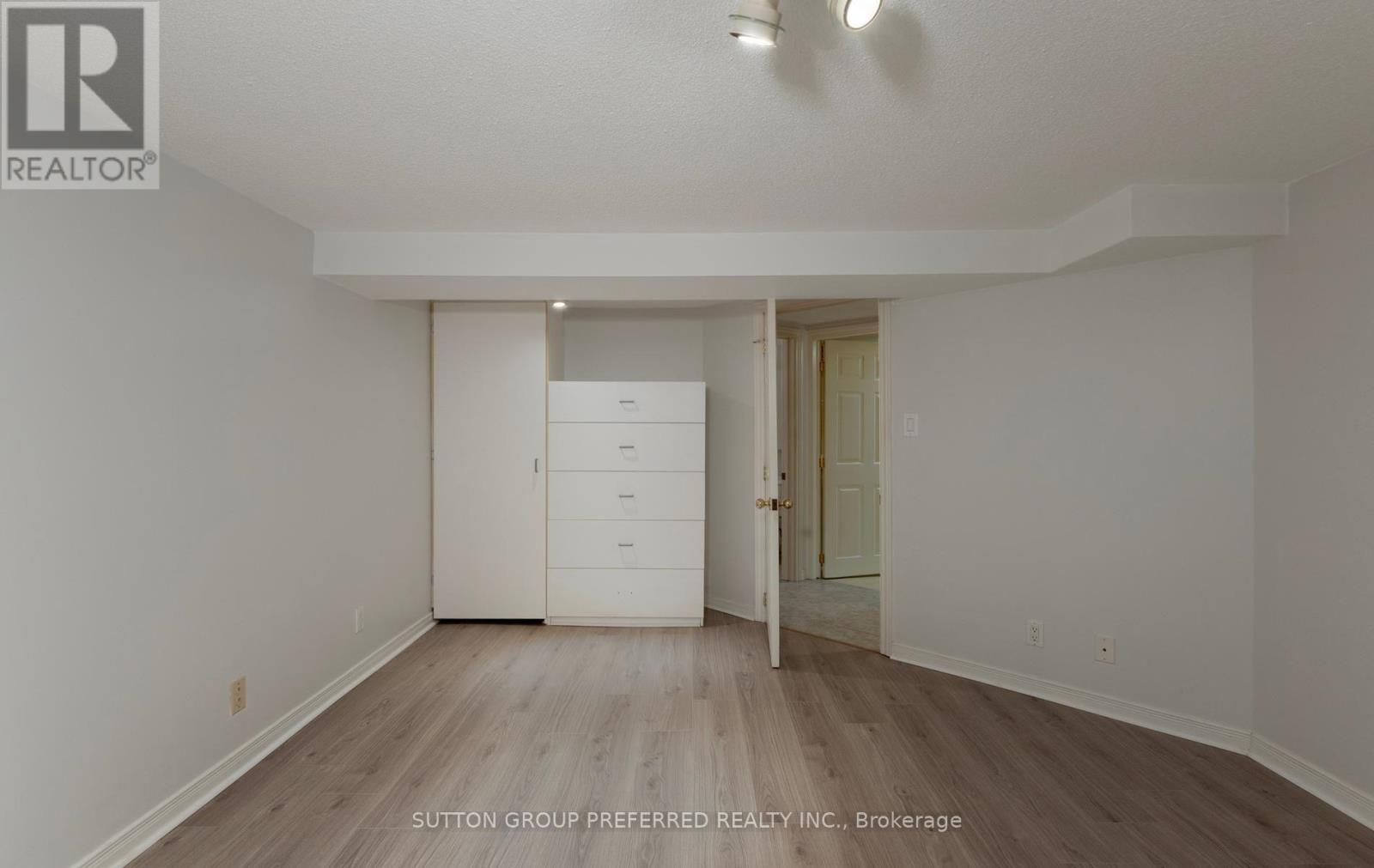 55 JENA CRESCENT - 29