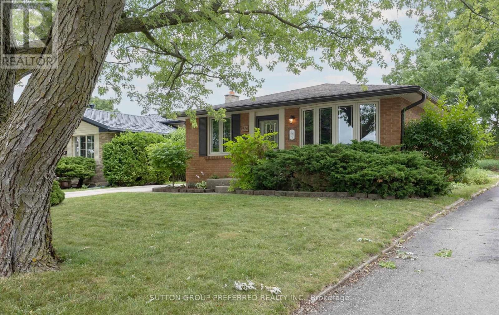55 JENA CRESCENT - 3