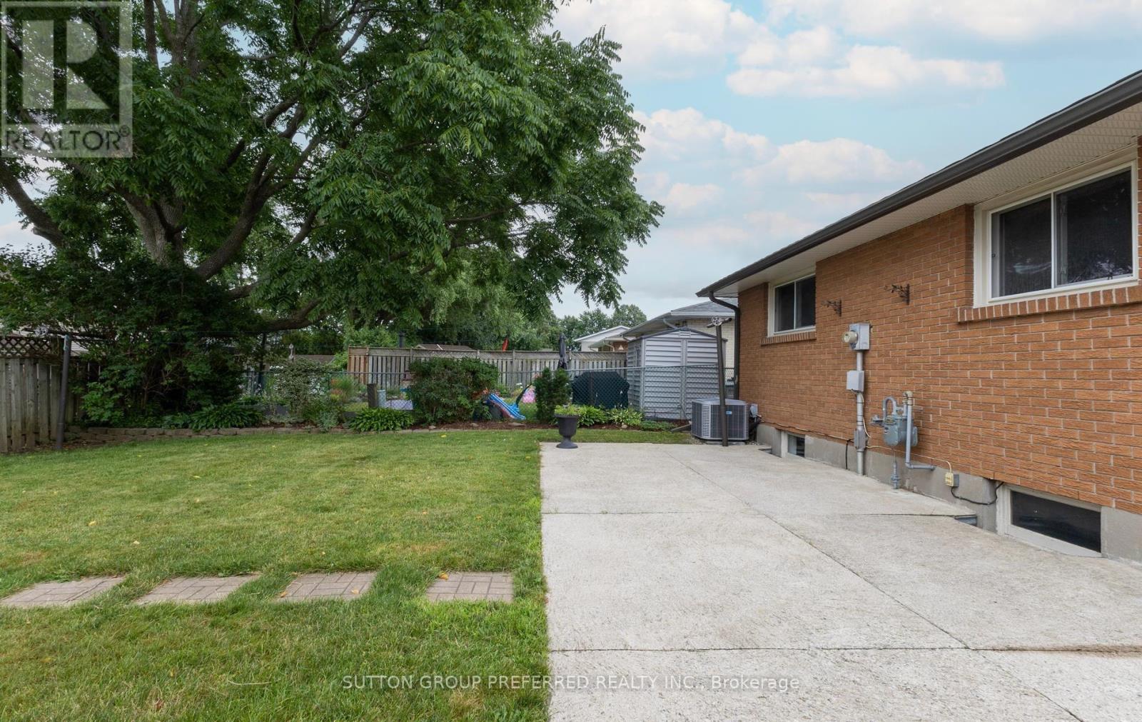55 JENA CRESCENT - 36