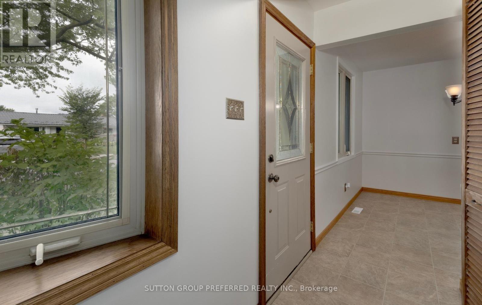 55 JENA CRESCENT - 4