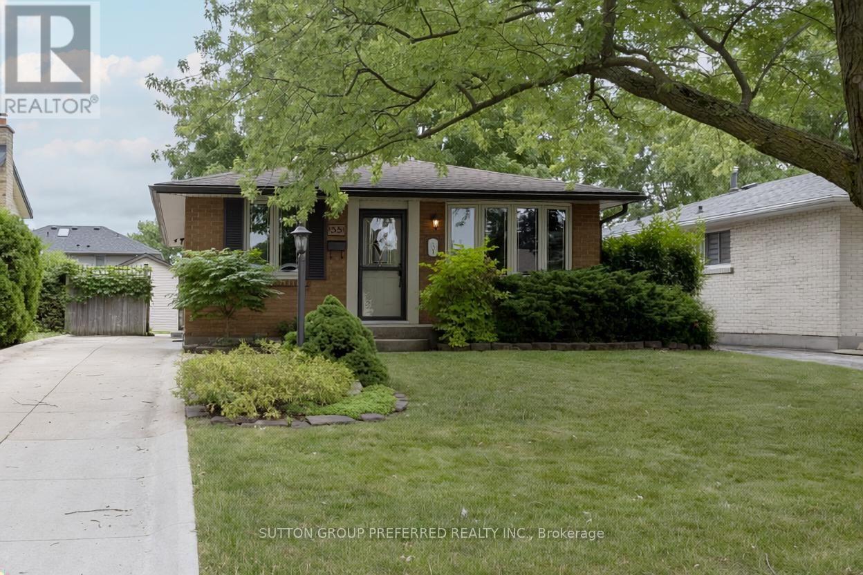 55 JENA CRESCENT - 44