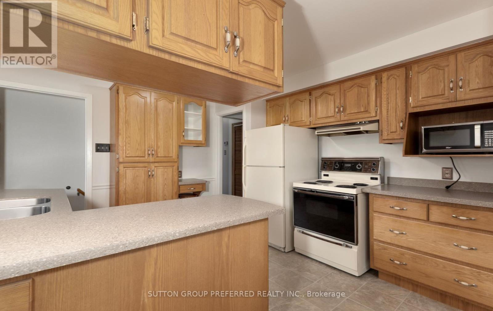 55 JENA CRESCENT - 7