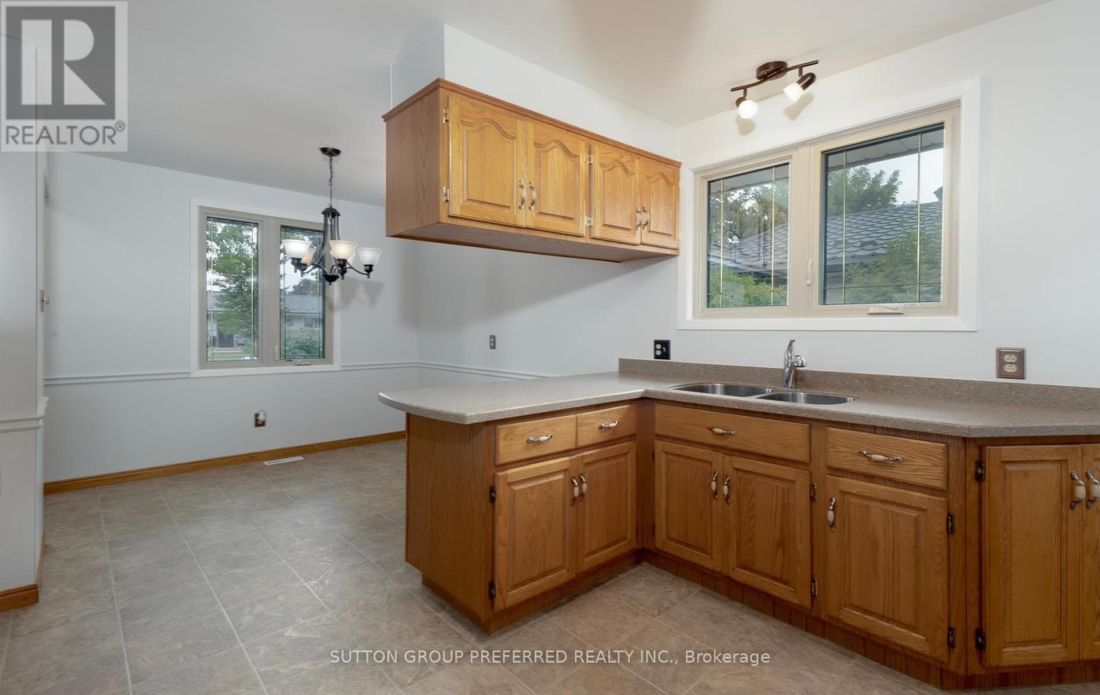 55 JENA CRESCENT - 8