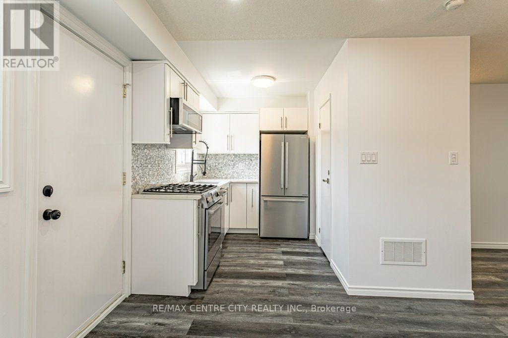 #22 1725 ERNEST AVENUE - 11