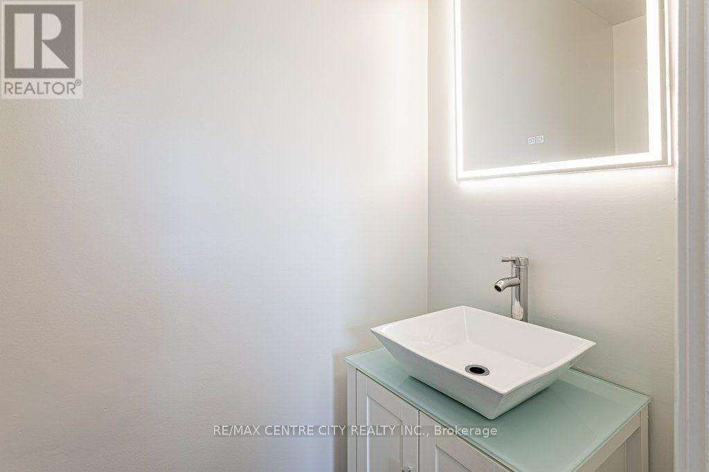 #22 1725 ERNEST AVENUE - 15