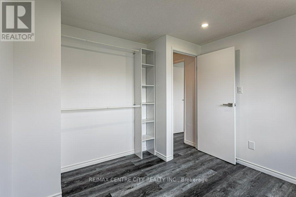 #22 1725 ERNEST AVENUE - 18