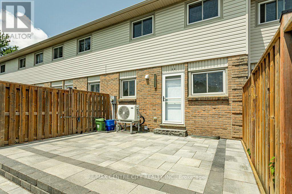 #22 1725 ERNEST AVENUE - 31