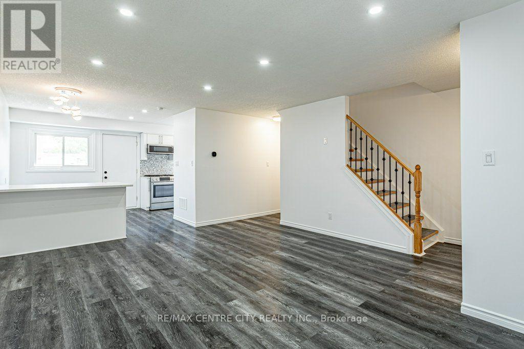 #22 1725 ERNEST AVENUE - 7