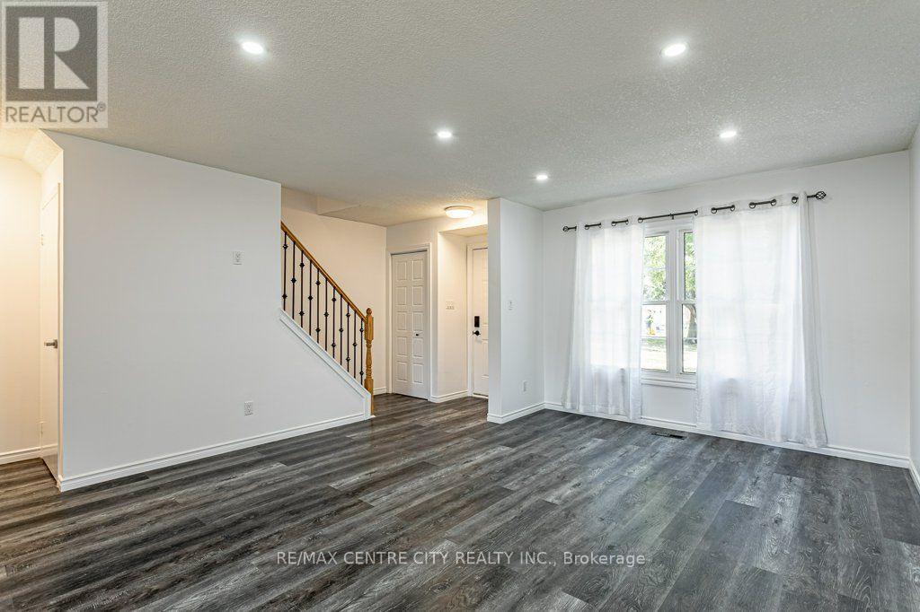 #22 1725 ERNEST AVENUE - 8