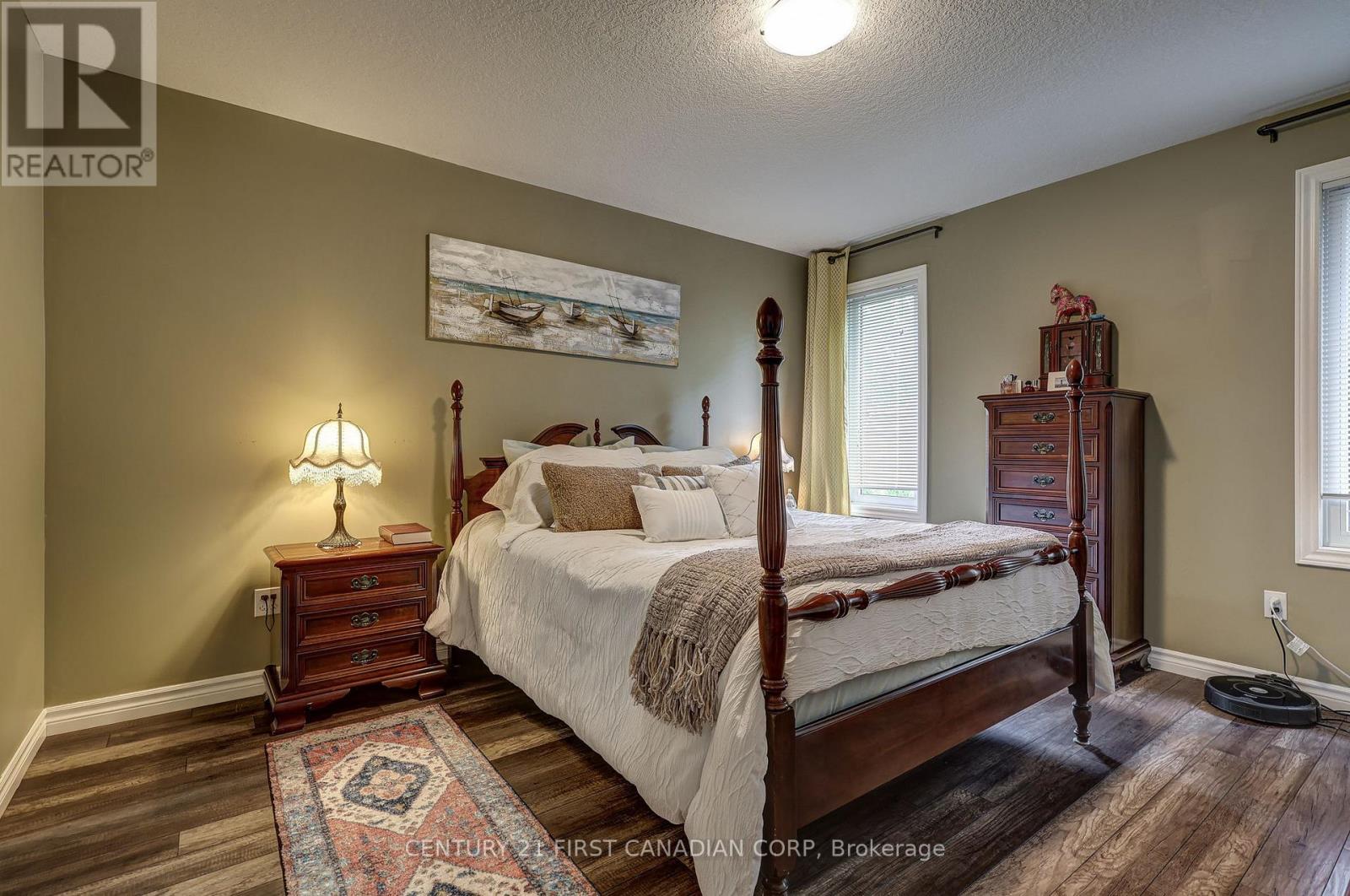 26 CARDINAL COURT - 22