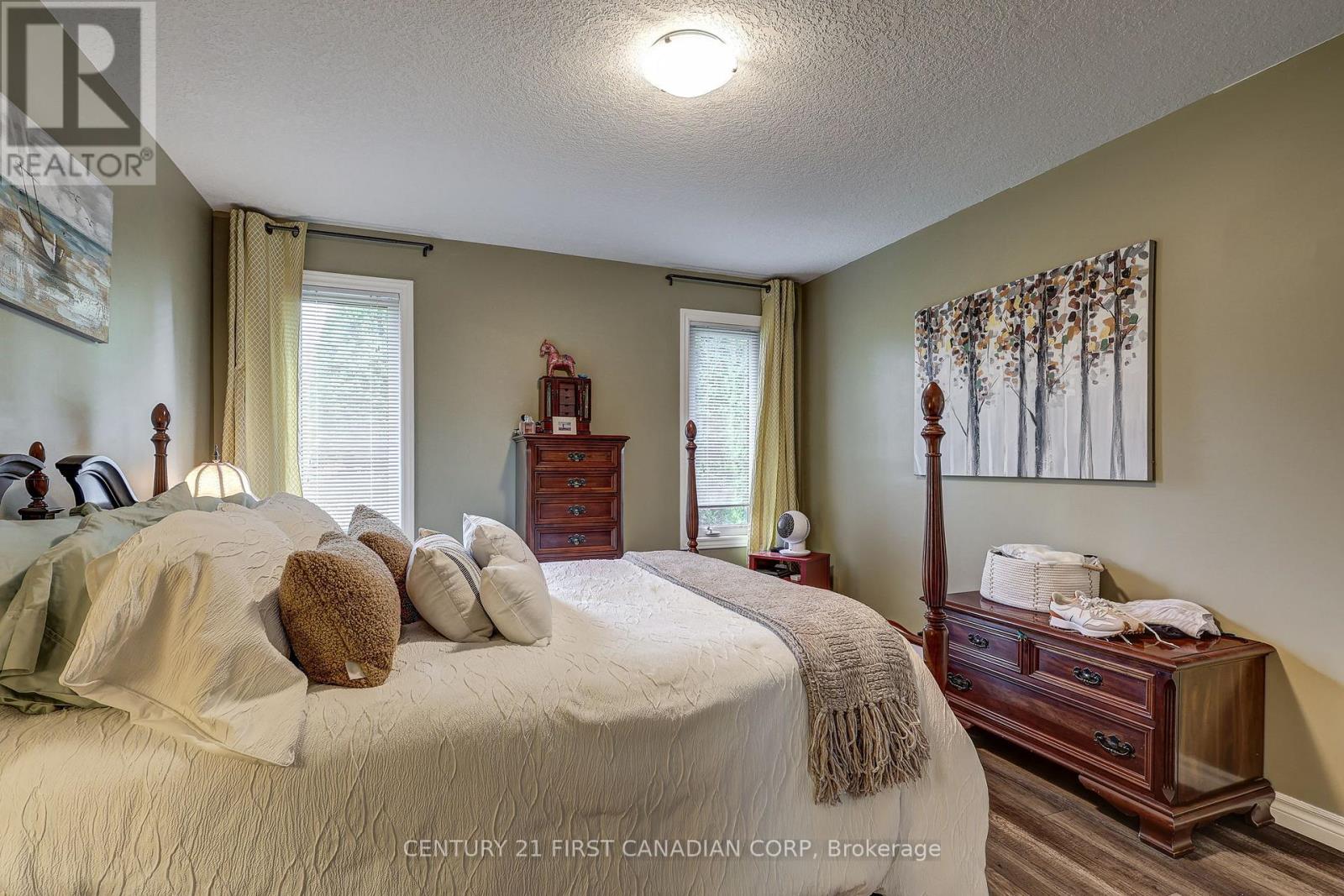 26 CARDINAL COURT - 24
