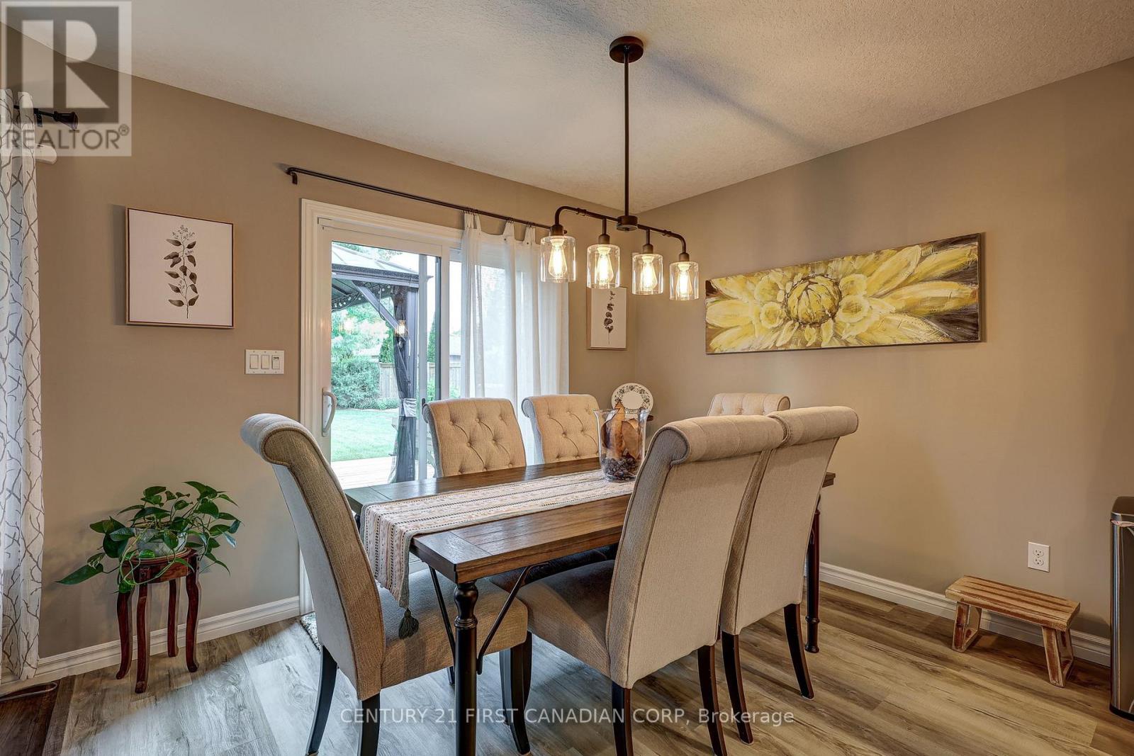 26 CARDINAL COURT - 32