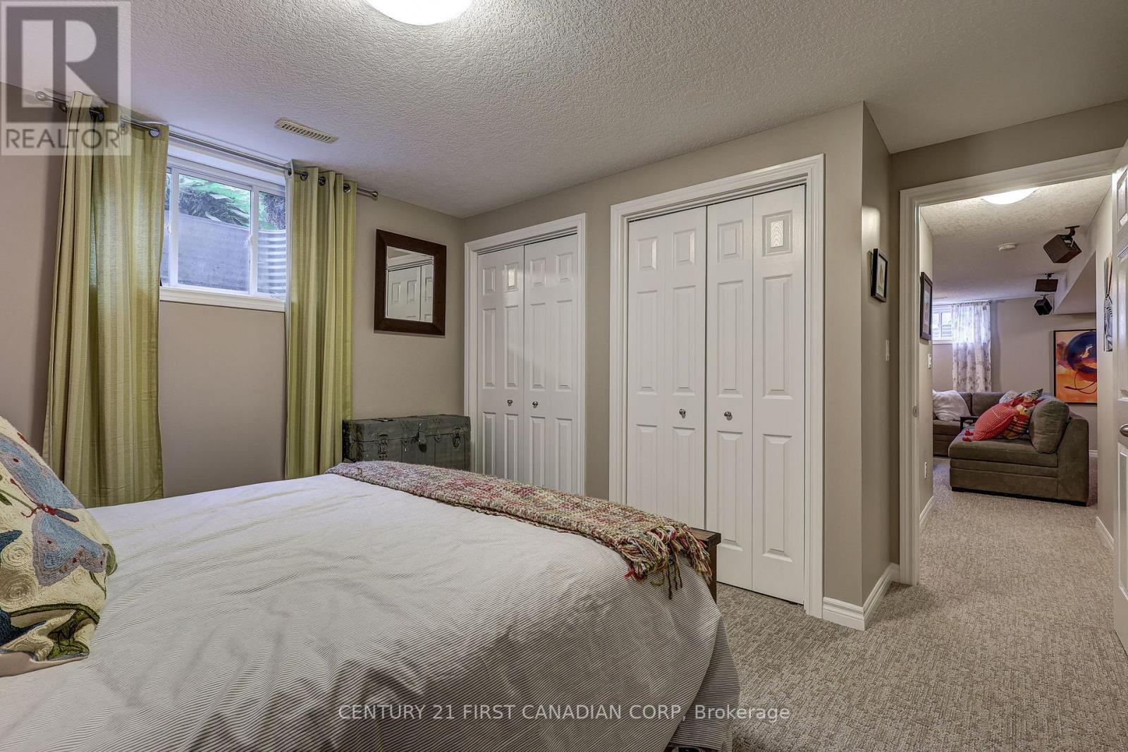26 CARDINAL COURT - 44