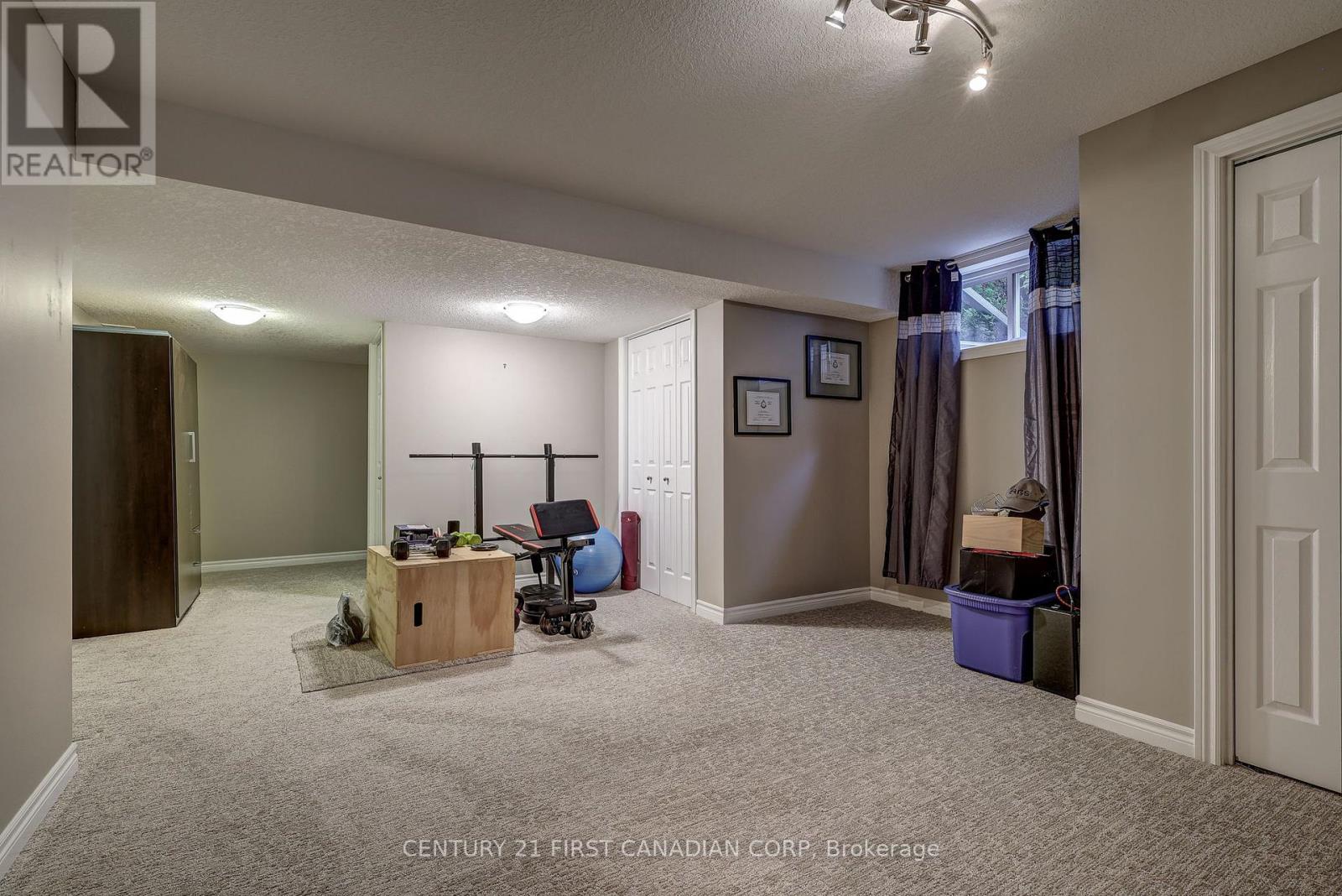 26 CARDINAL COURT - 47
