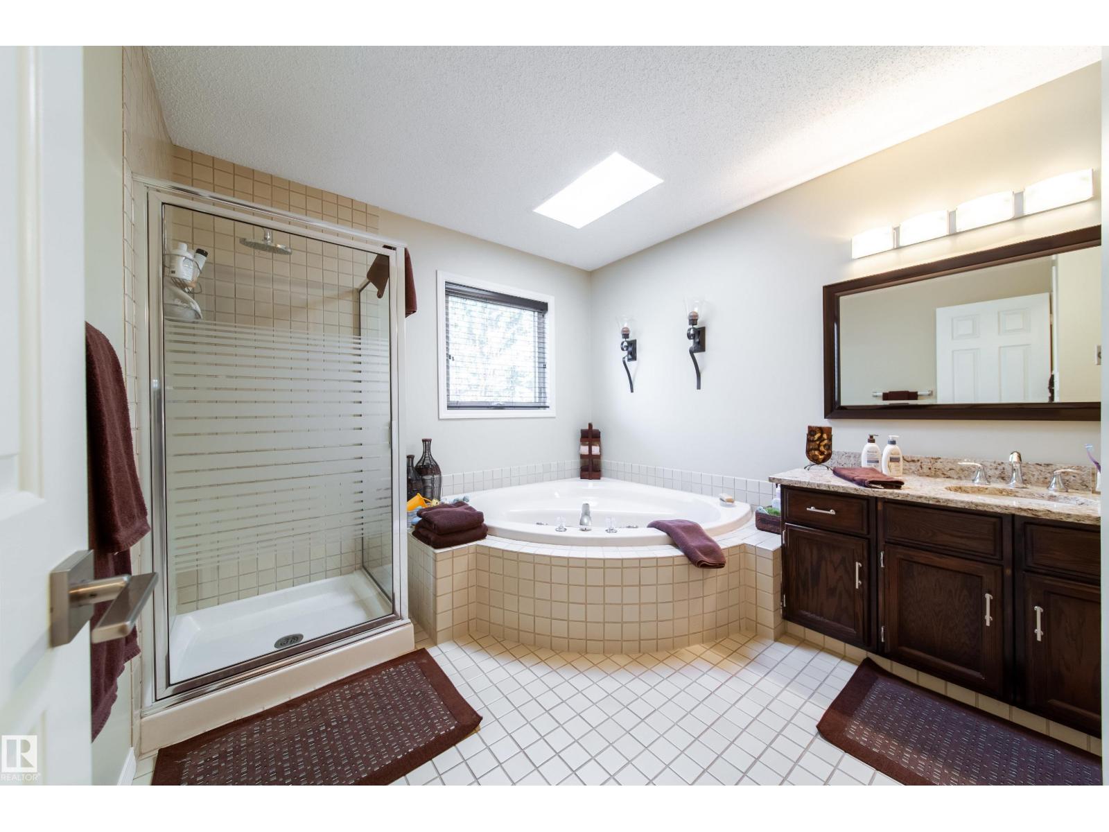 716 Hendra CR NW NW - 30