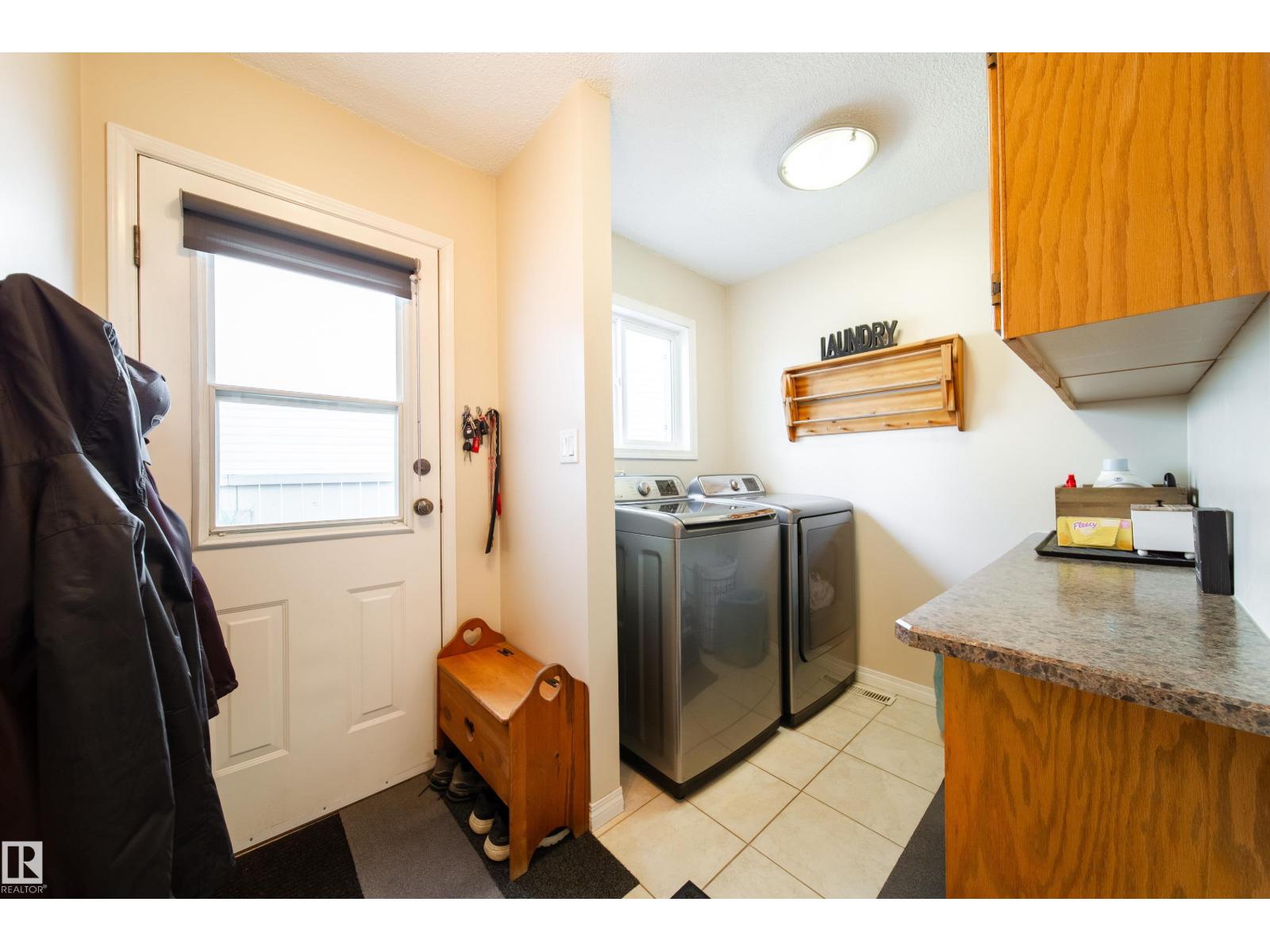 716 Hendra CR NW NW - Image 22