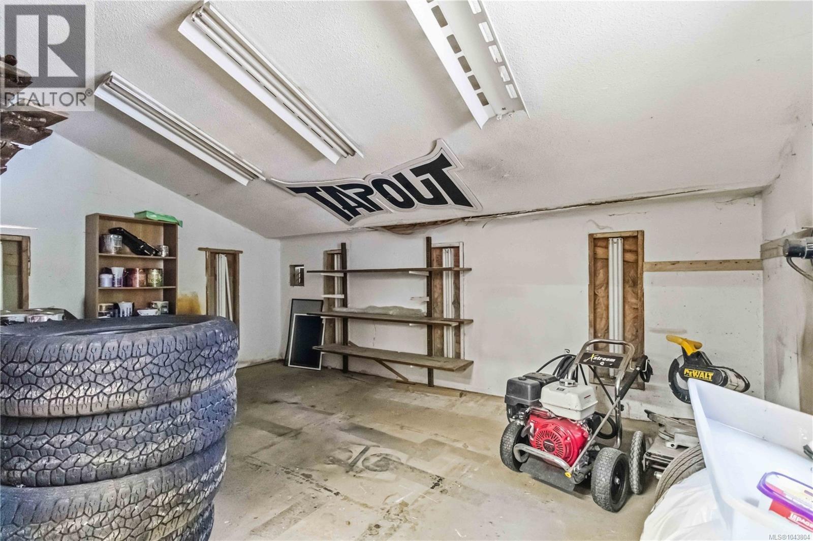 4731 McVicker Rd - 38