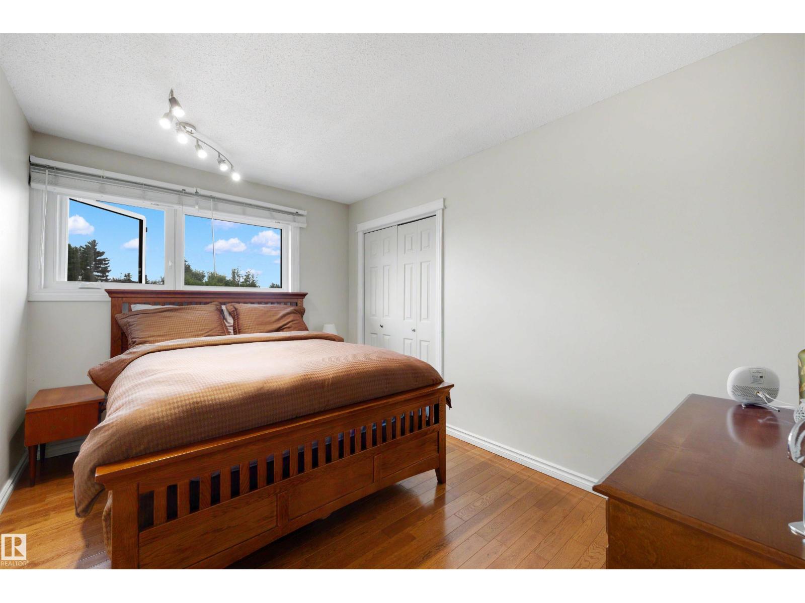 11233 34A AV NW - 19