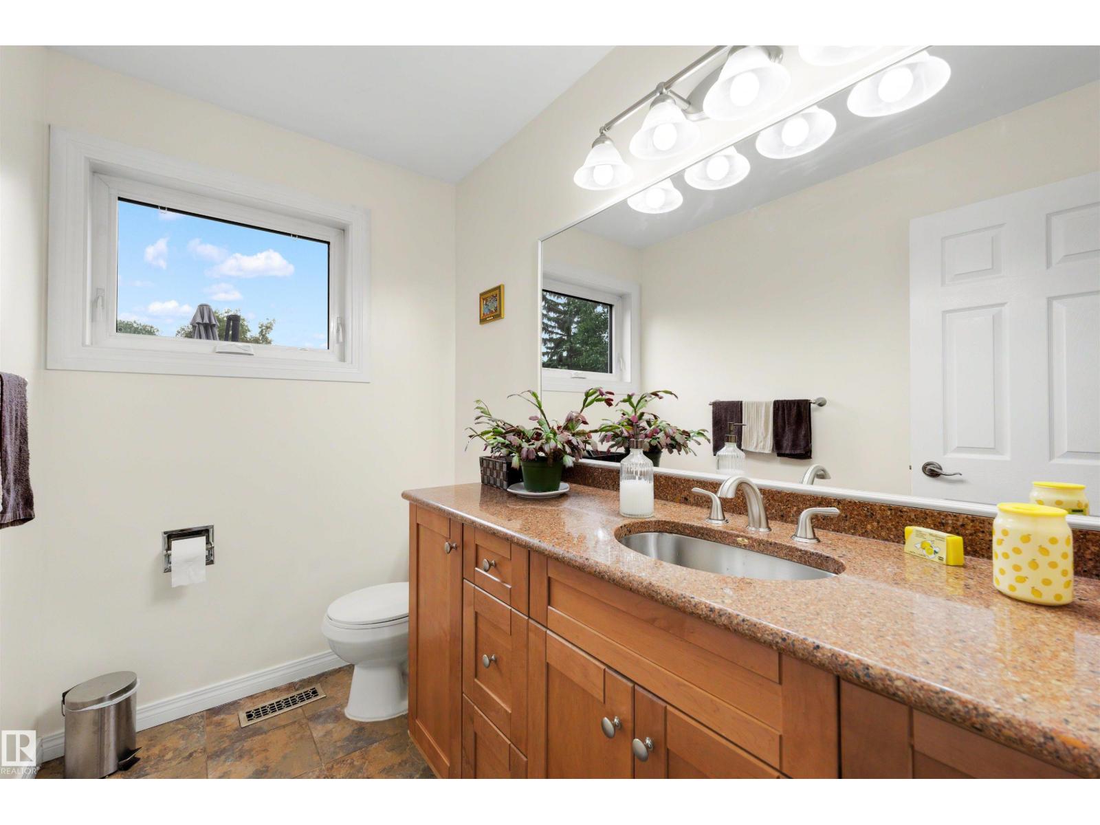 11233 34A AV NW - 11