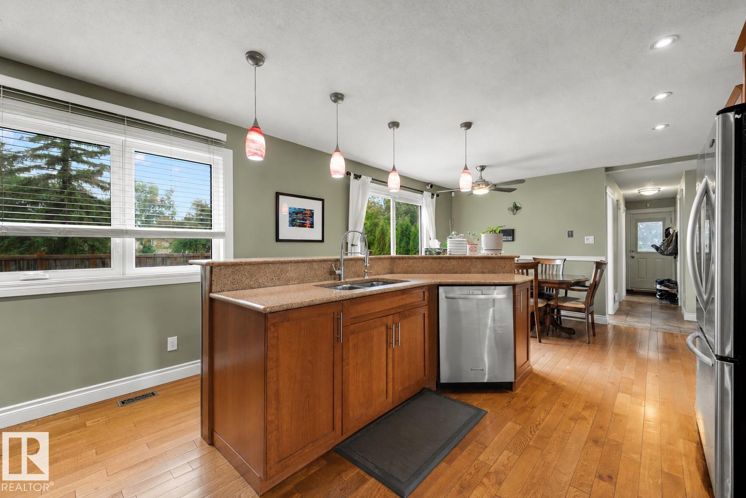 11233 34A AV NW - 8