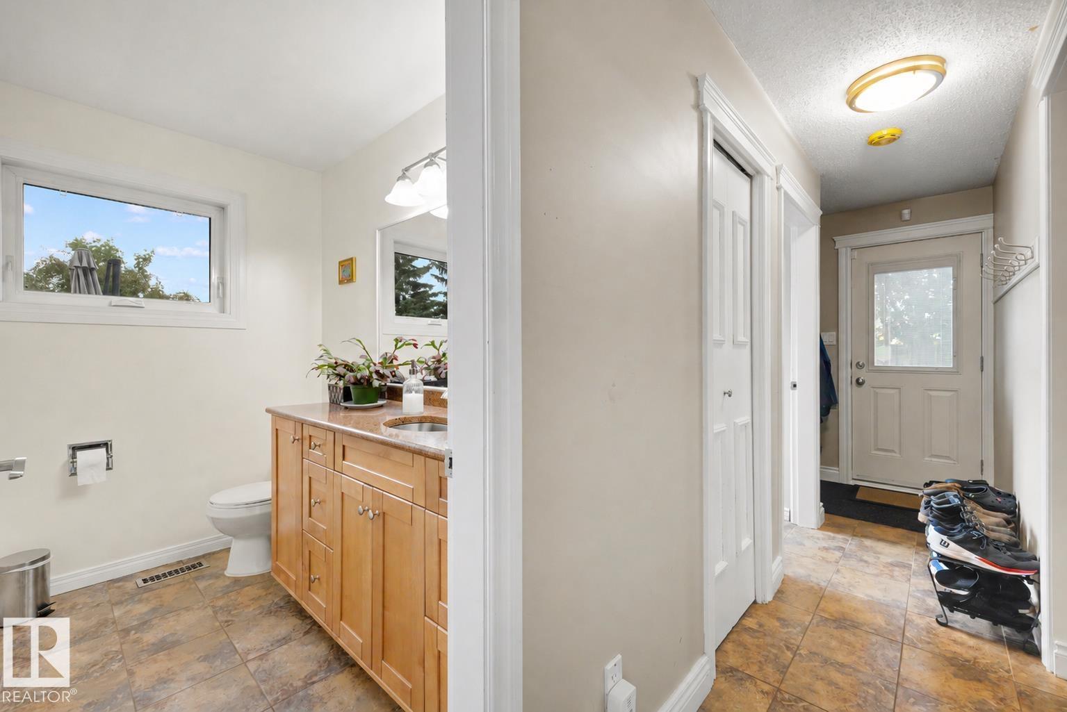 11233 34A AV NW - 12