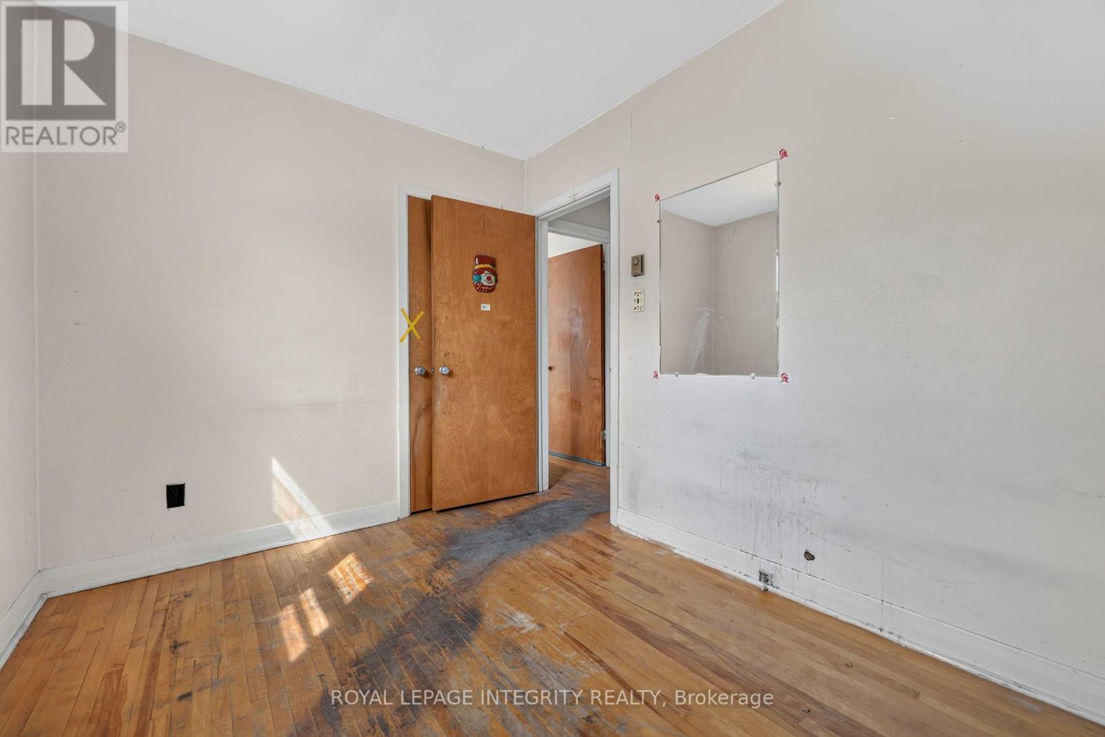 1274 WOODROFFE AVENUE - 15
