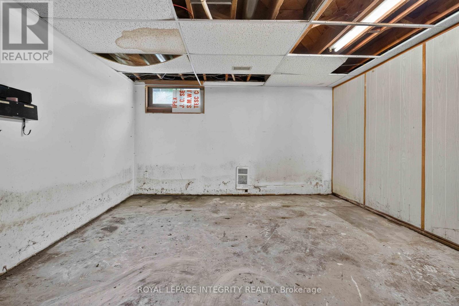 1274 WOODROFFE AVENUE - 18
