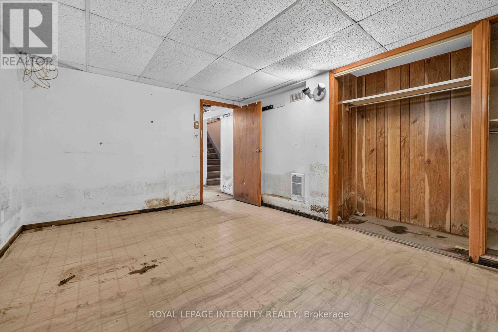 1274 WOODROFFE AVENUE - 19