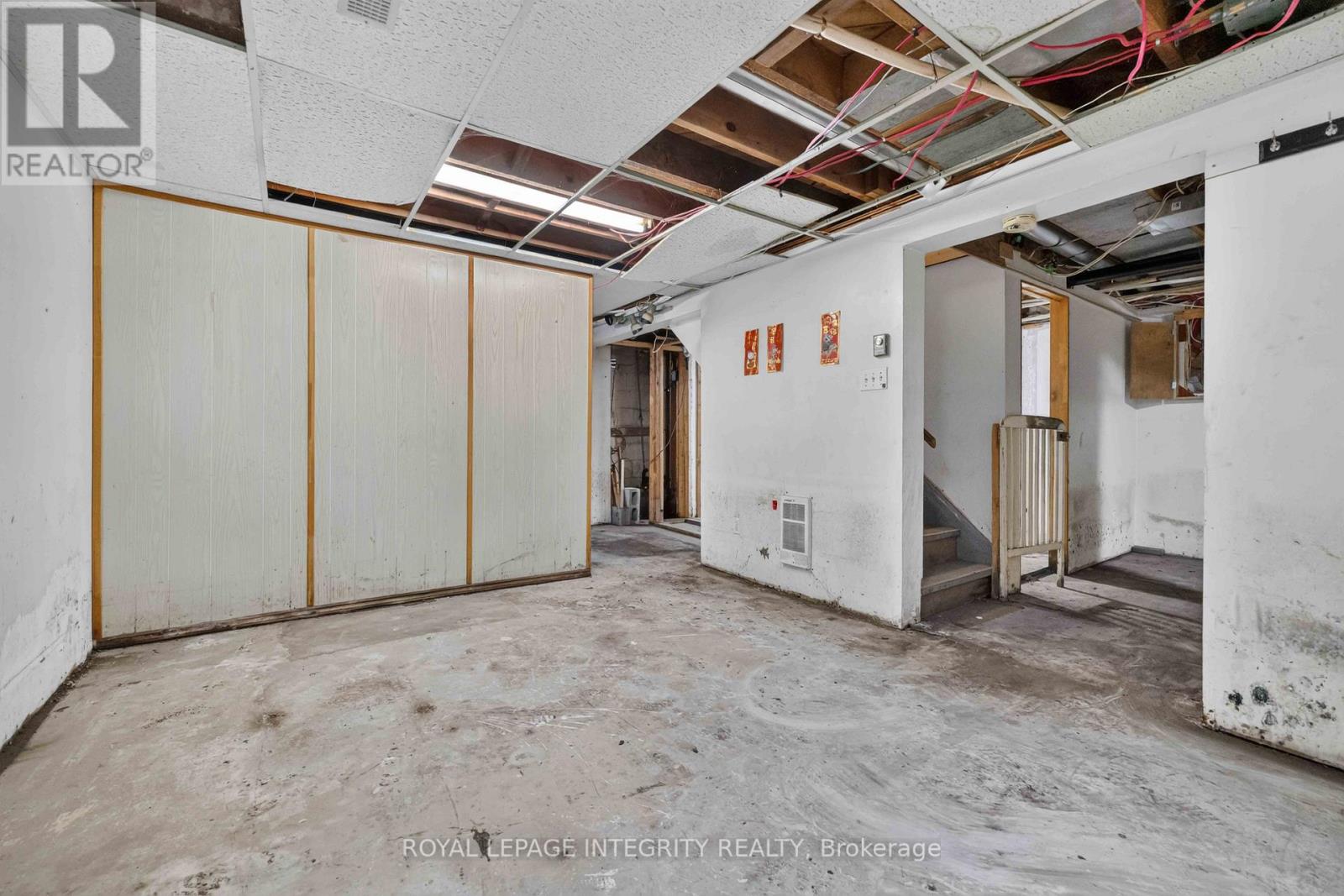 1274 WOODROFFE AVENUE - 20