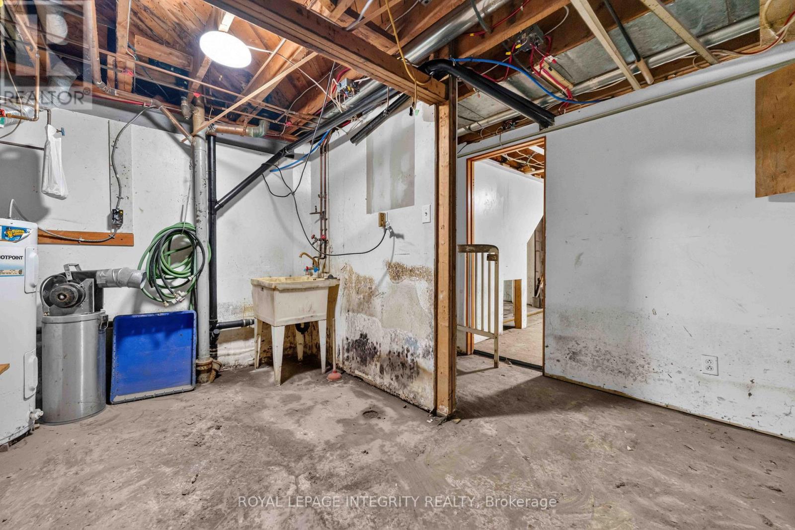 1274 WOODROFFE AVENUE - 25