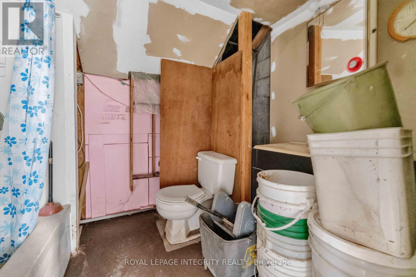1274 WOODROFFE AVENUE - 27