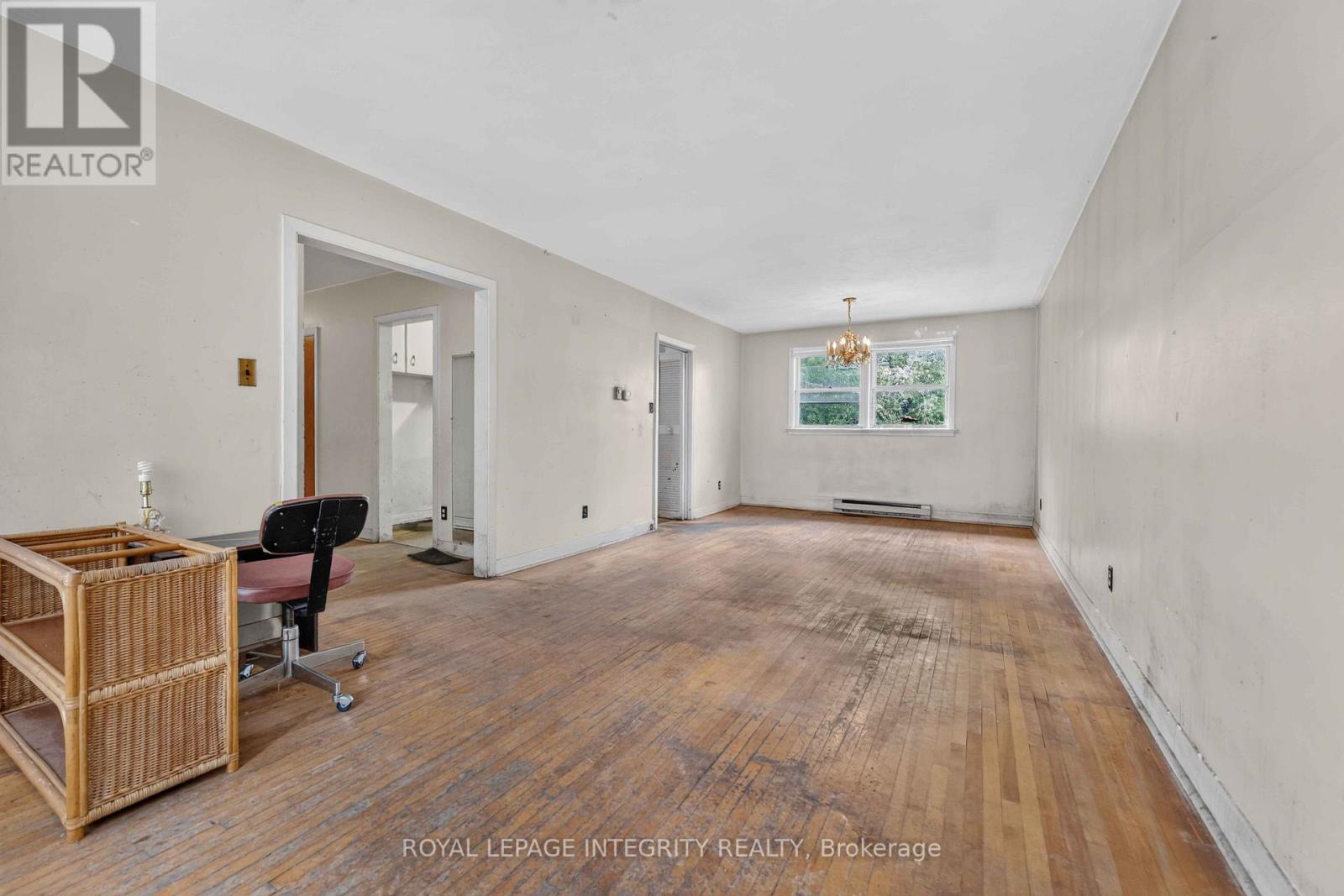 1274 WOODROFFE AVENUE - 5