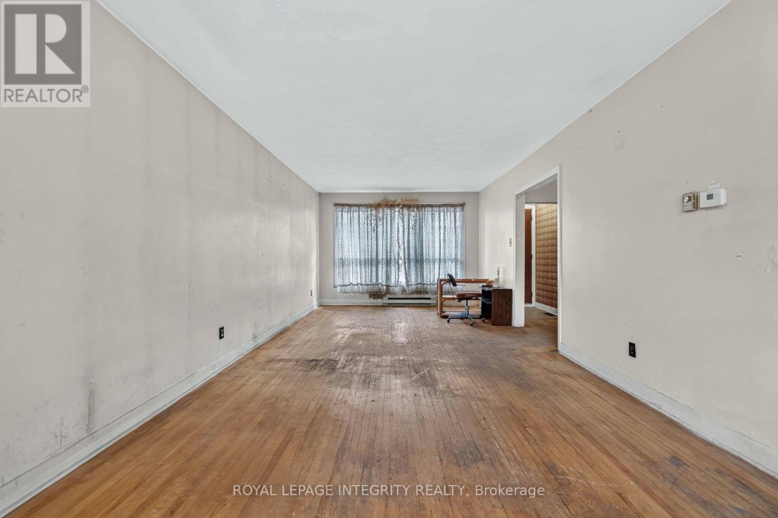 1274 WOODROFFE AVENUE - 6
