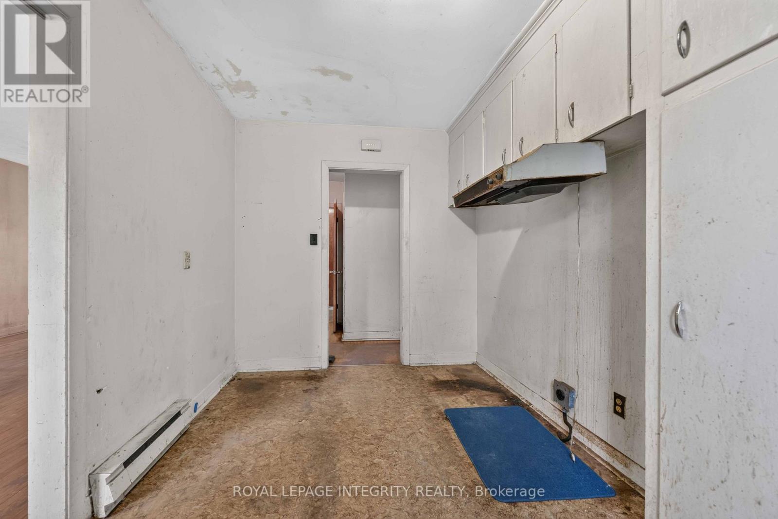 1274 WOODROFFE AVENUE - 8