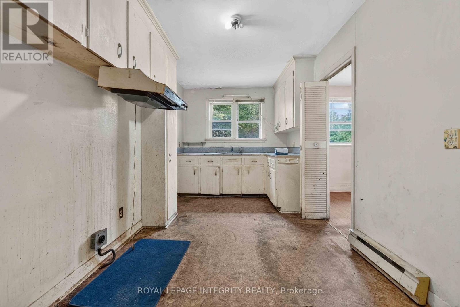 1274 WOODROFFE AVENUE - 9