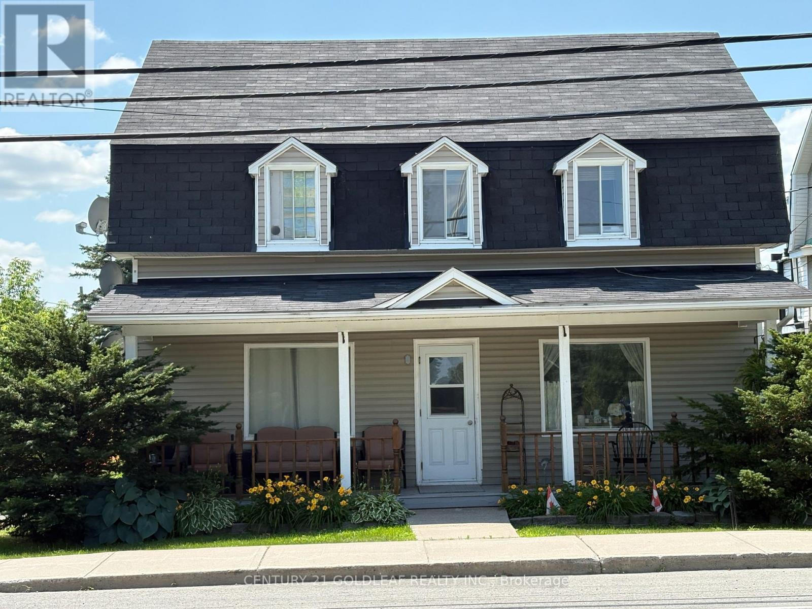 3766 CHAMPLAIN STREET - 1