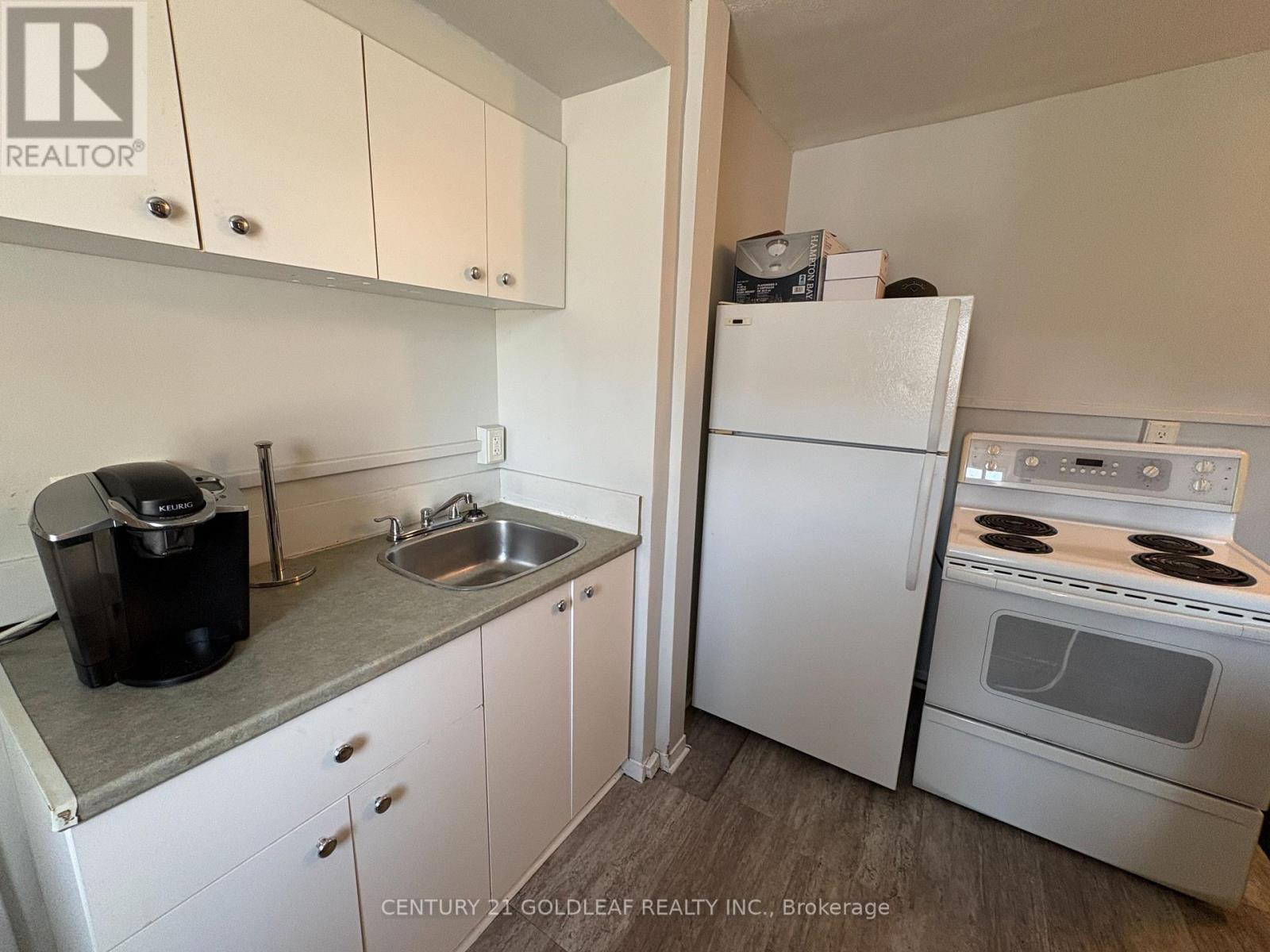 3766 CHAMPLAIN STREET - 10
