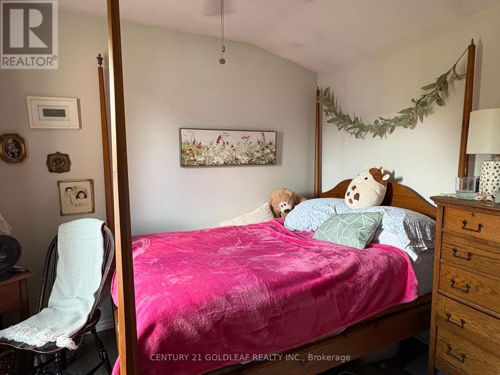 3766 CHAMPLAIN STREET - 18