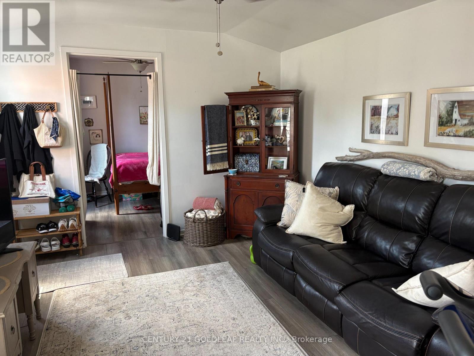 3766 CHAMPLAIN STREET - 21