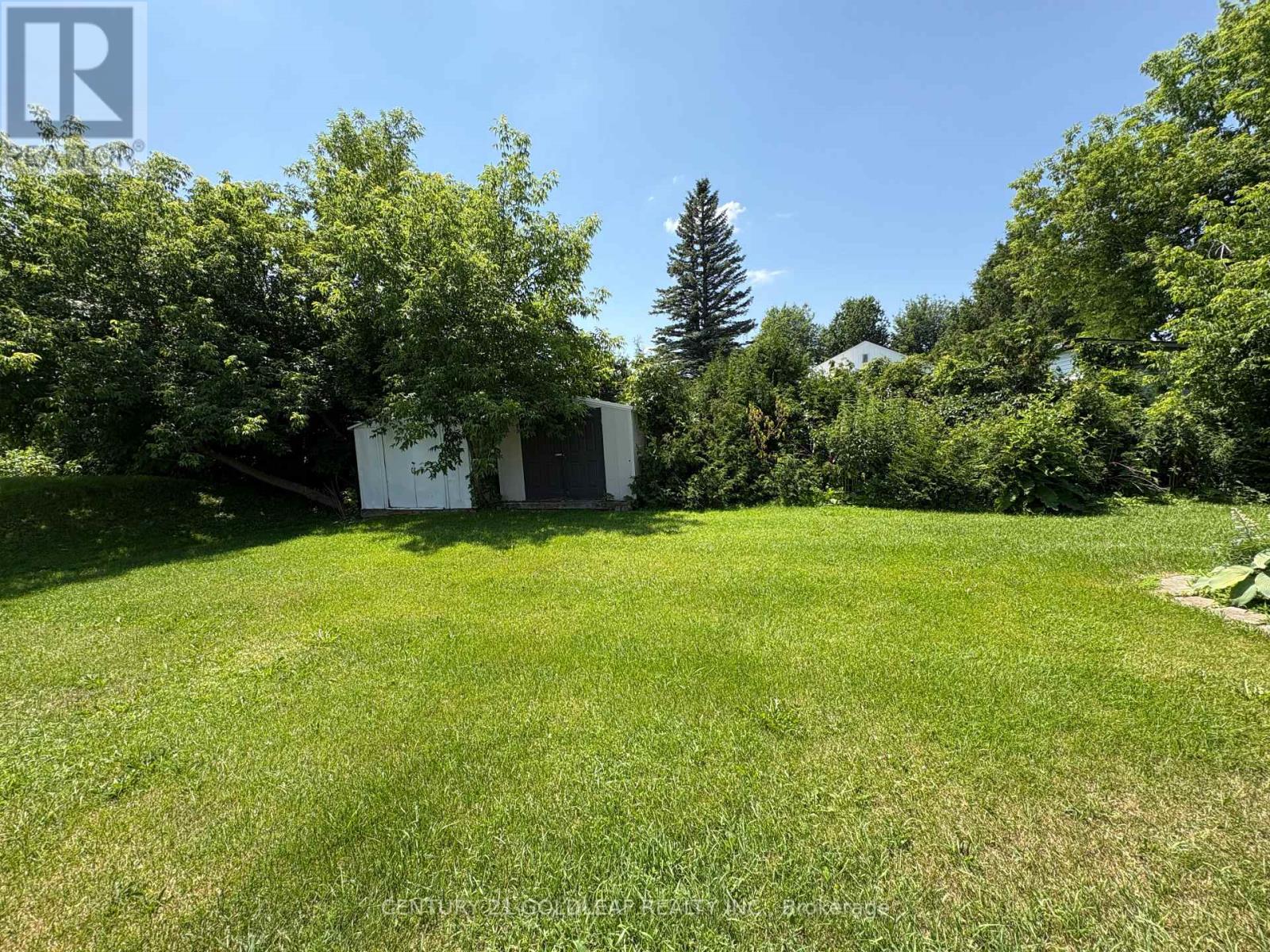 3766 CHAMPLAIN STREET - 8