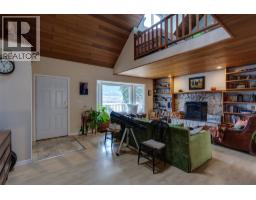 Primary Bedroom - 15130 Old Mission Road, Oyama, BC V4V2A9 Photo 10