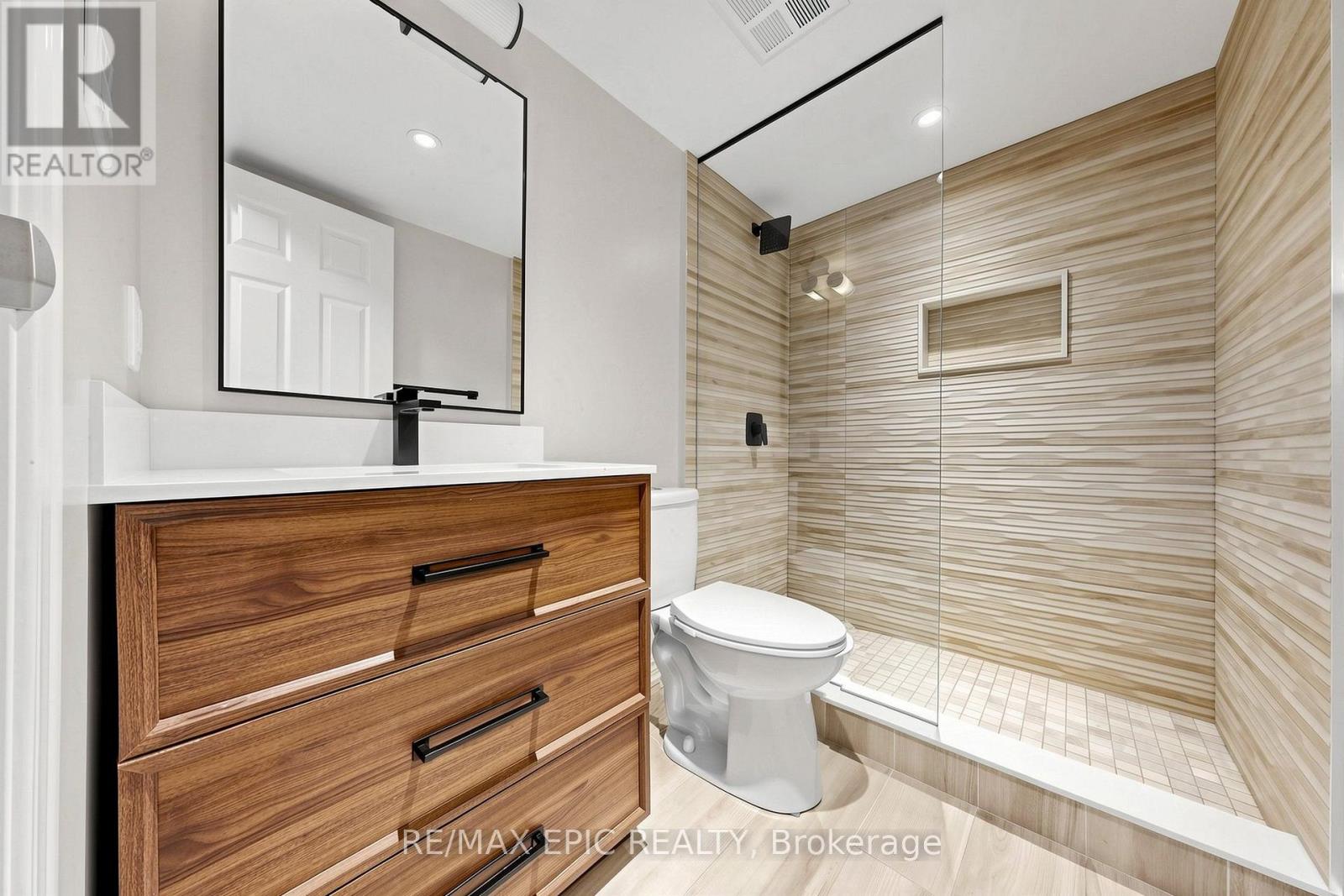 #732 75 WELDRICK ROAD E - 23