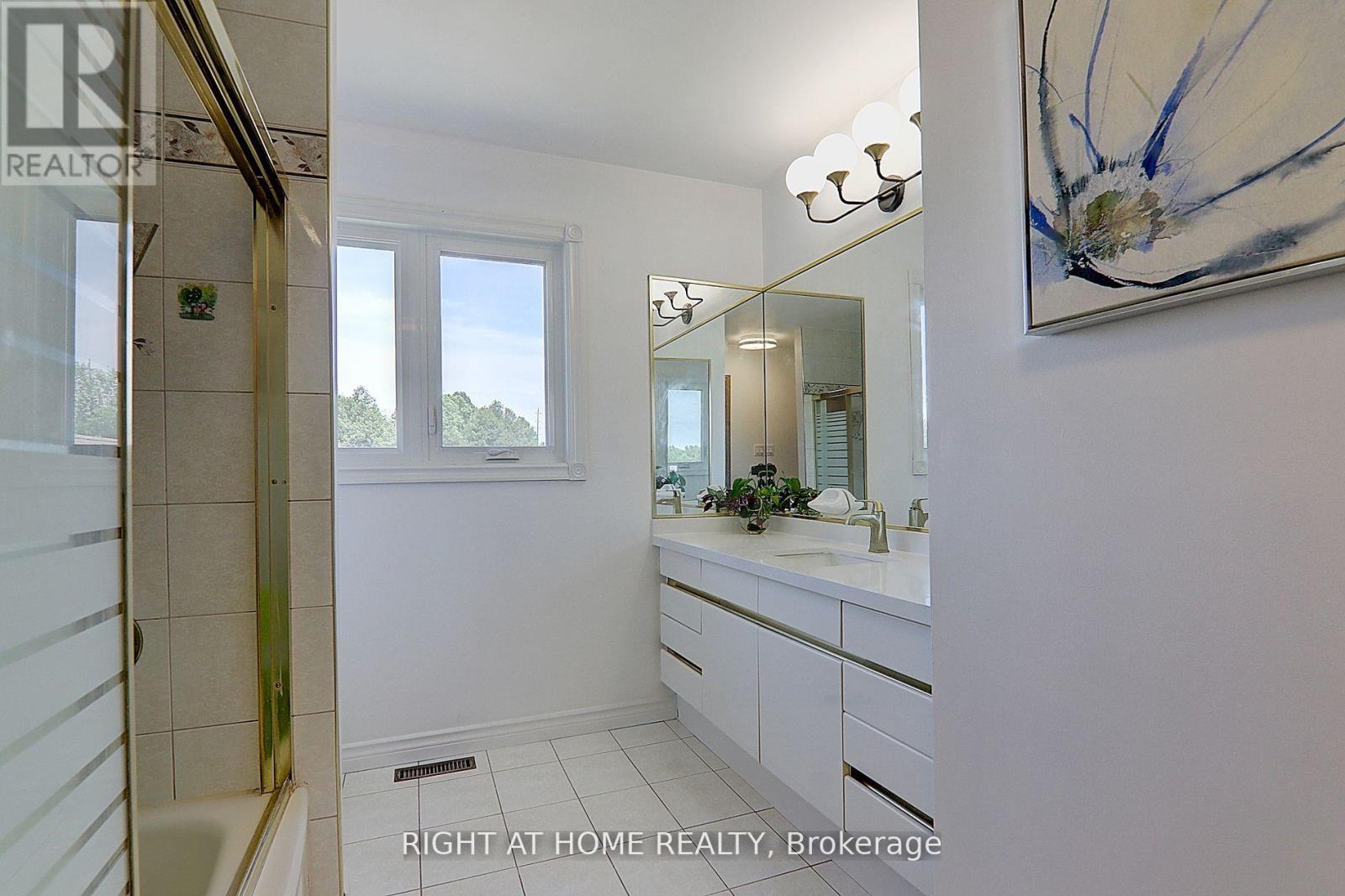 1008 MOUNT ALBERT ROAD - 22