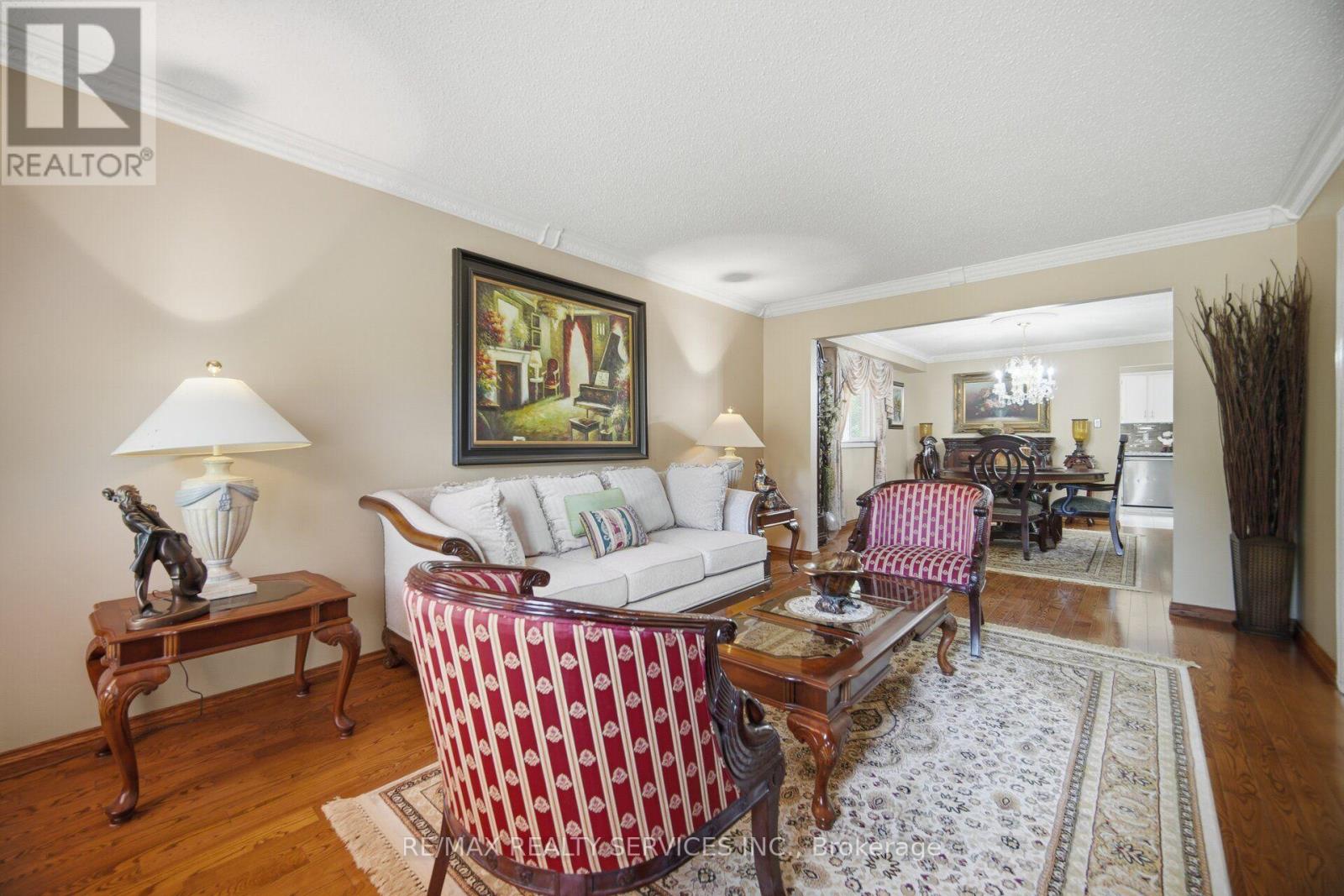 29 CHRISTIE DRIVE - 12