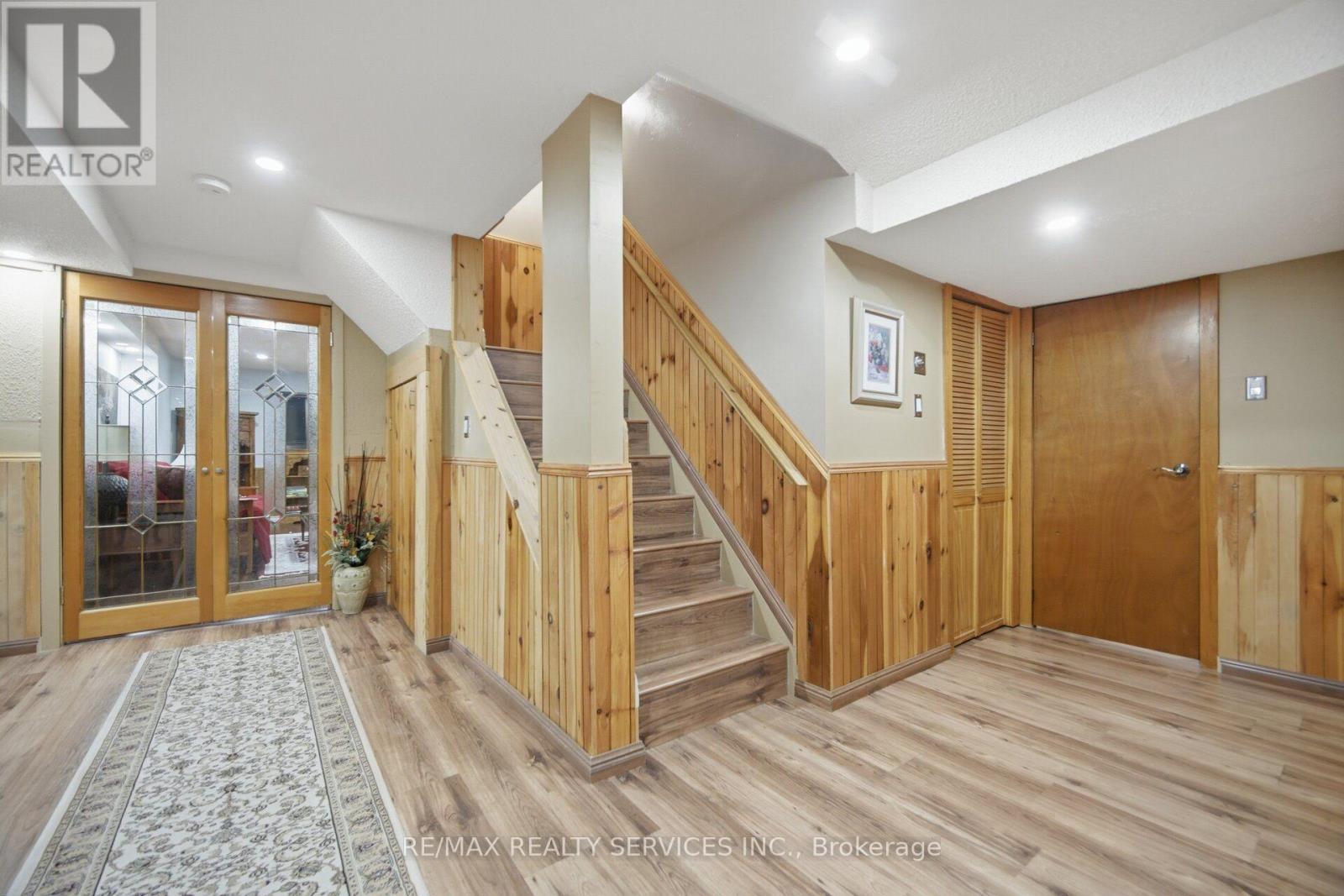 29 CHRISTIE DRIVE - 38