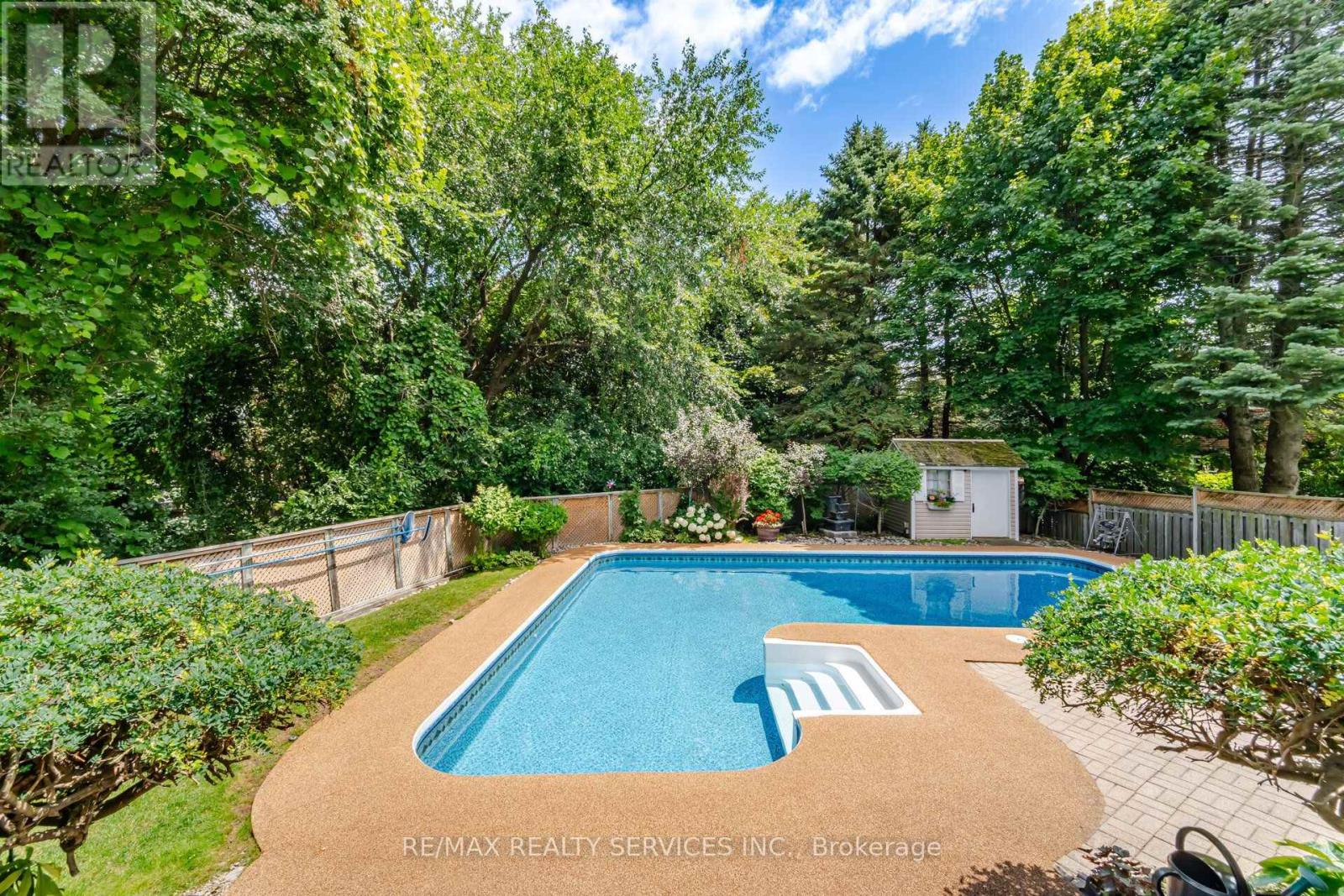 29 CHRISTIE DRIVE - 46
