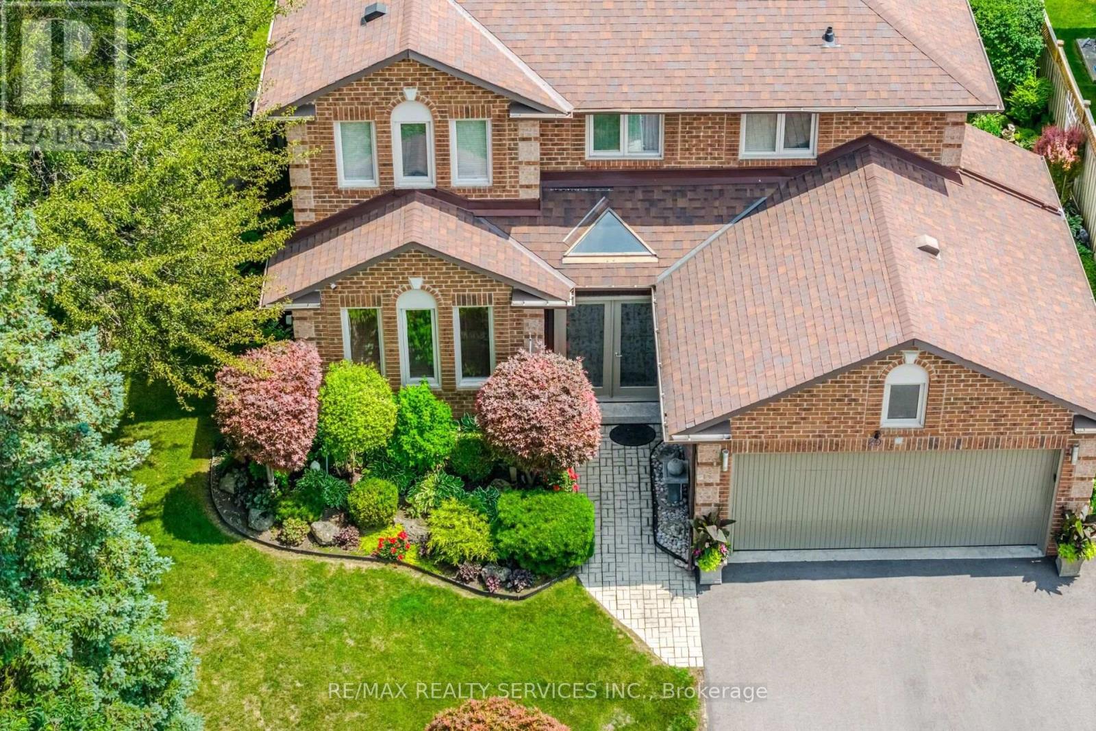 29 CHRISTIE DRIVE - 5