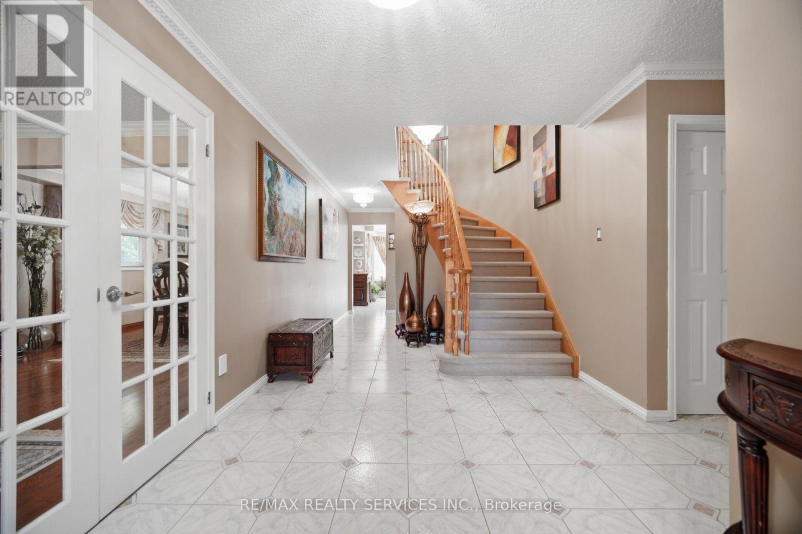 29 CHRISTIE DRIVE - 9