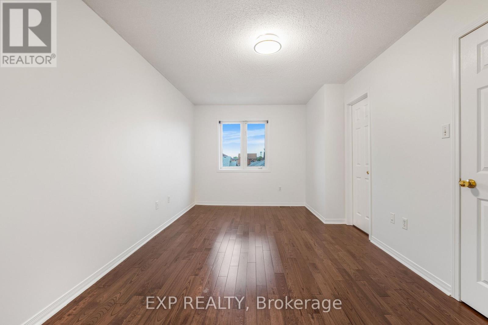 128 OLYMPIA CRESCENT - 13